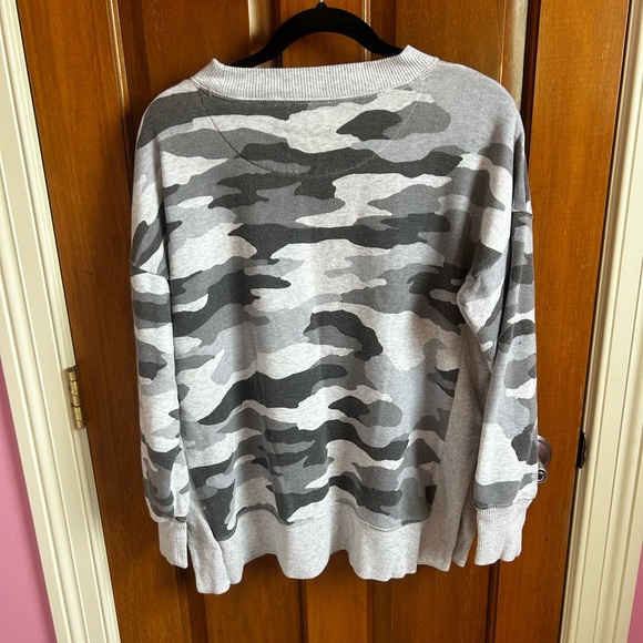 Aerie Oversized Gray Camo Sweatshirt - Picture 3 of 4